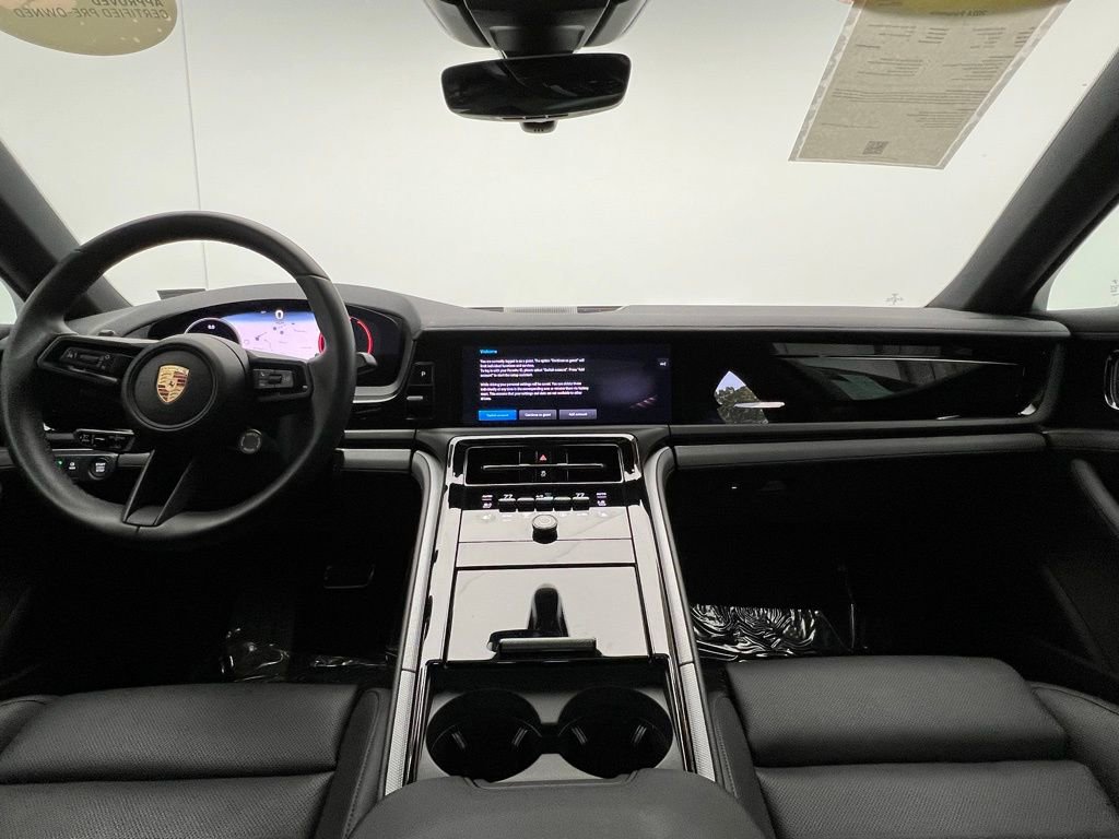 Used 2024 Porsche Panamera image 6
