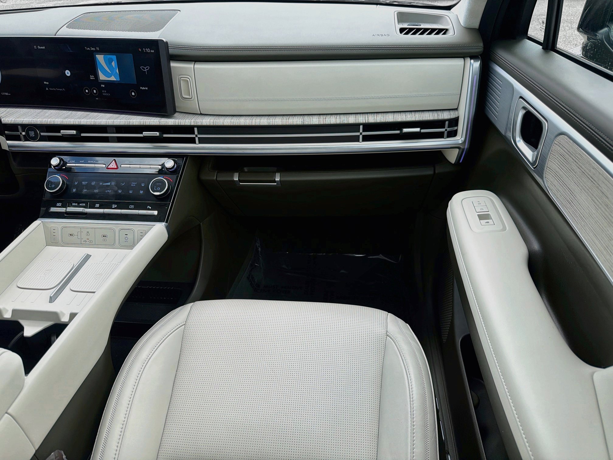 Used 2024 Hyundai Santa Fe Calligraphy AWD/4WD image 19