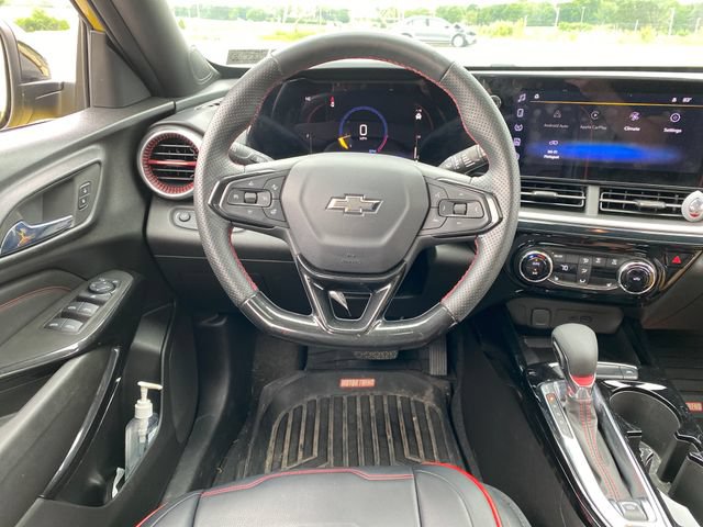 Used 2024 Chevrolet Trax RS w/ Sunroof Package FWD image 20