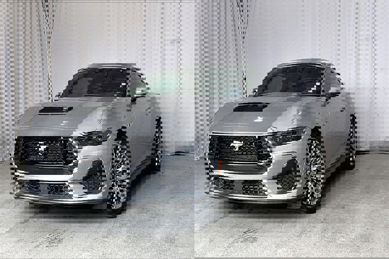 Used 2025 Ford Mustang GT Premium image 2