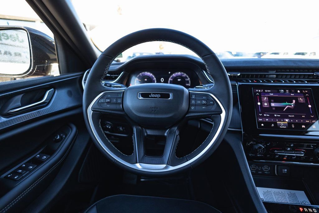 New 2025 Jeep Grand Cherokee L Altitude image 23