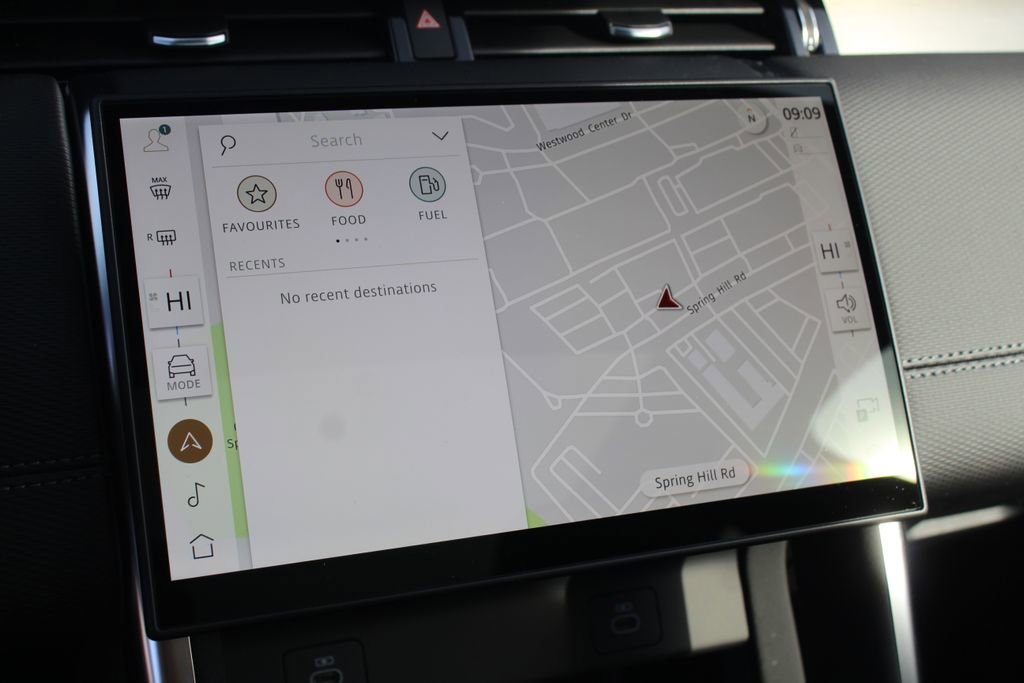 New 2026 Land Rover Discovery Sport Landmark image 18