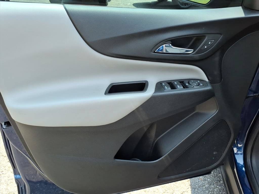 Used 2022 Chevrolet Equinox LS w/ LPO, Floor Liner Package FWD image 21