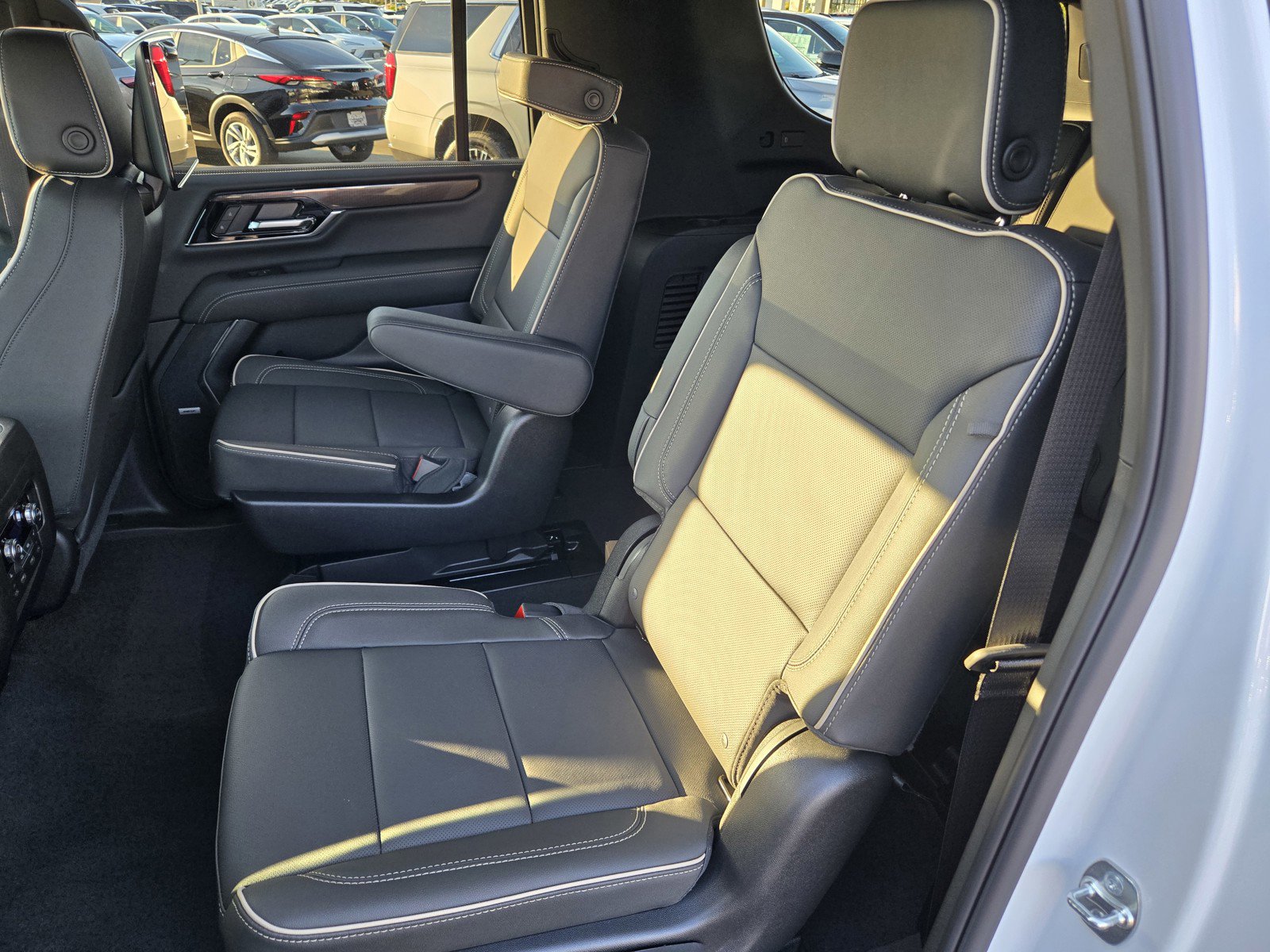 New 2026 GMC Yukon XL Elevation w/ Elevation Premium Package image 6