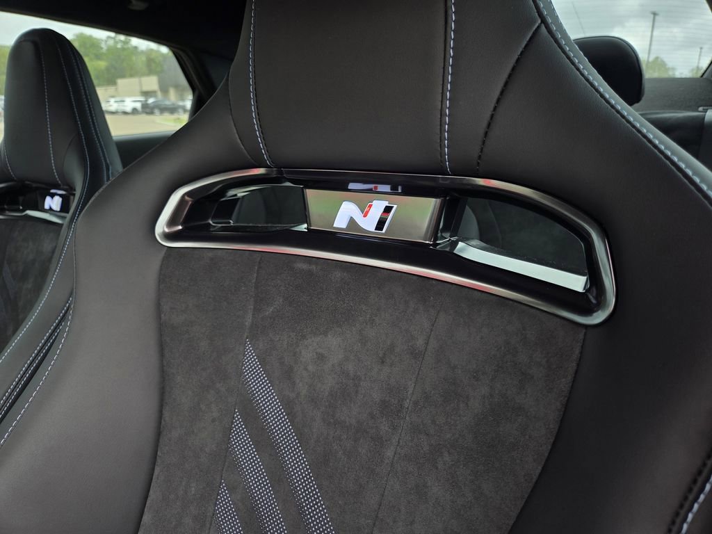 Used 2025 Hyundai Elantra N image 18