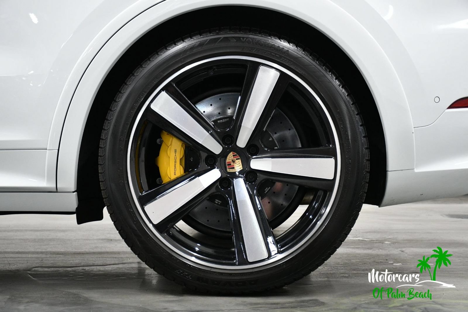 Used 2025 Porsche Cayenne GTS AWD/4WD image 10