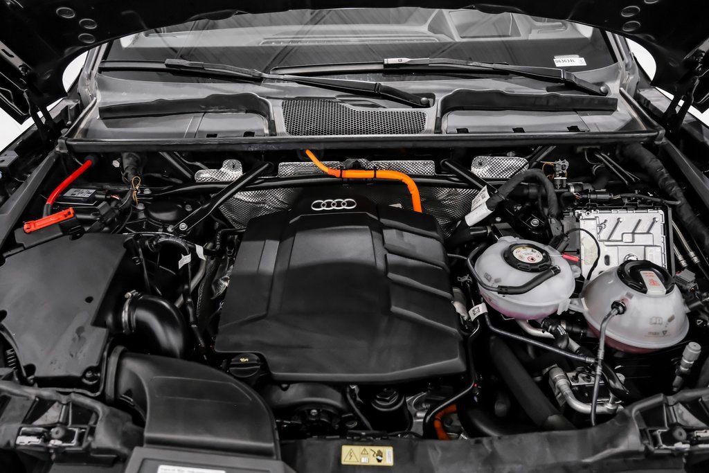 Used 2024 Audi Q5 e Prestige w/ Prestige Package image 61