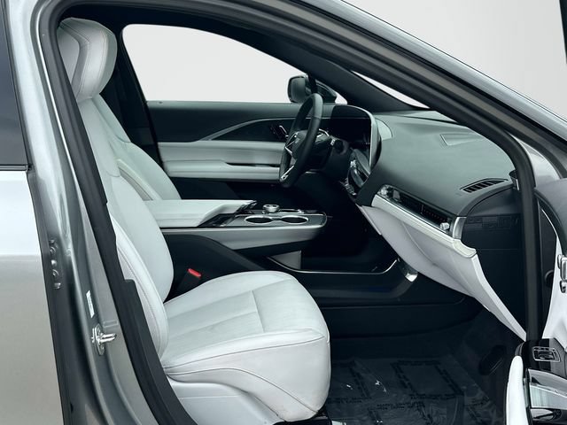 Certified 2025 Cadillac Lyriq Luxury w/ LPO, Floor Liner Package AWD/4WD image 22