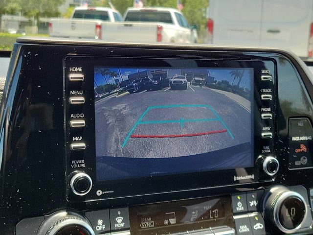 Used 2021 Toyota Highlander L FWD image 21