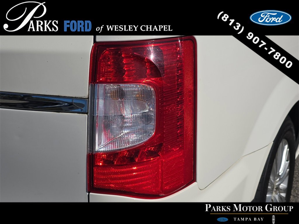 Used 2012 Chrysler Town & Country Touring-L w/ Premium Group image 7