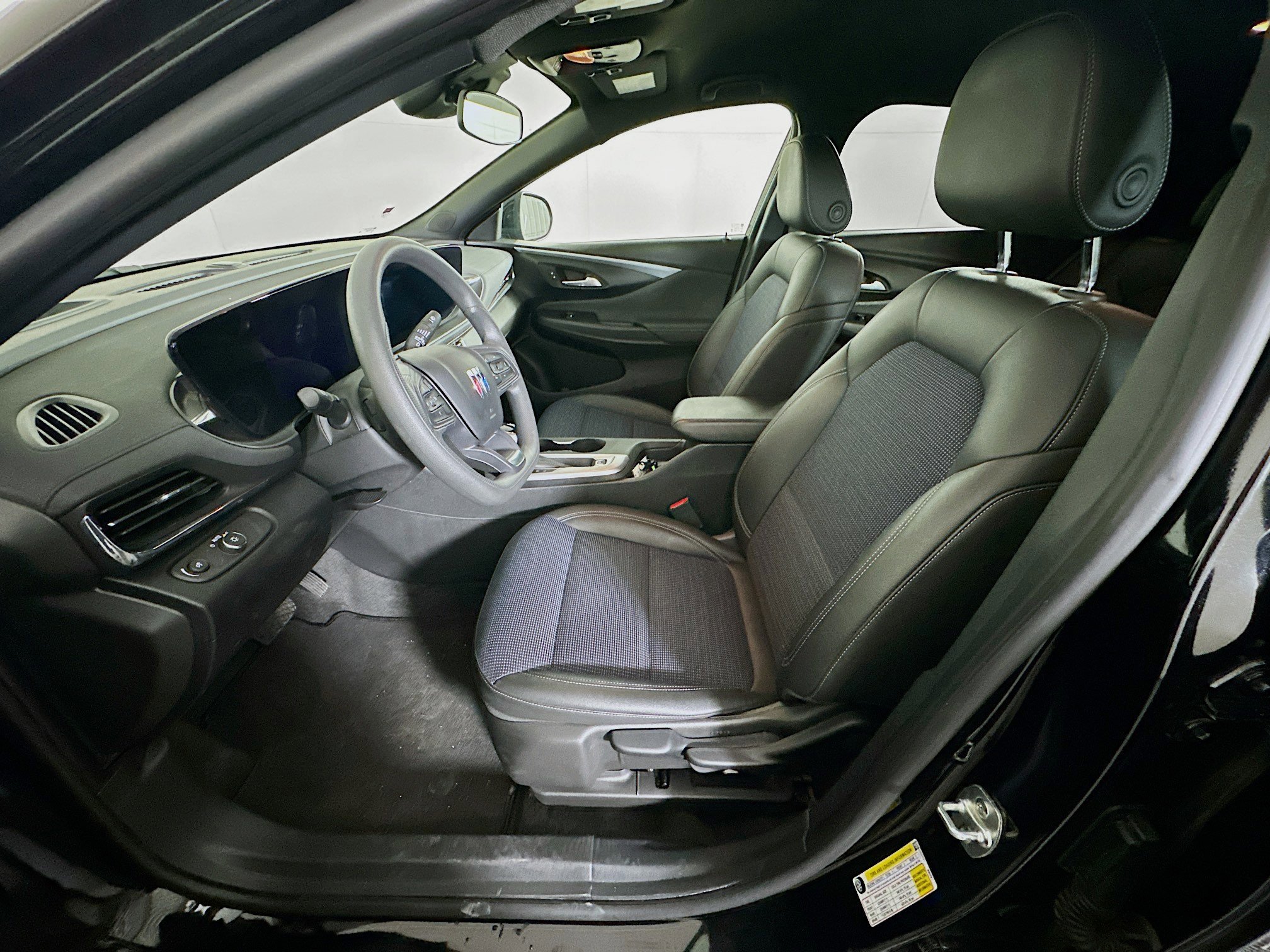 Used 2025 Buick Envista Preferred FWD image 13