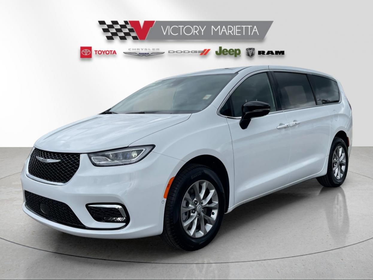New 2026 Chrysler Pacifica Select