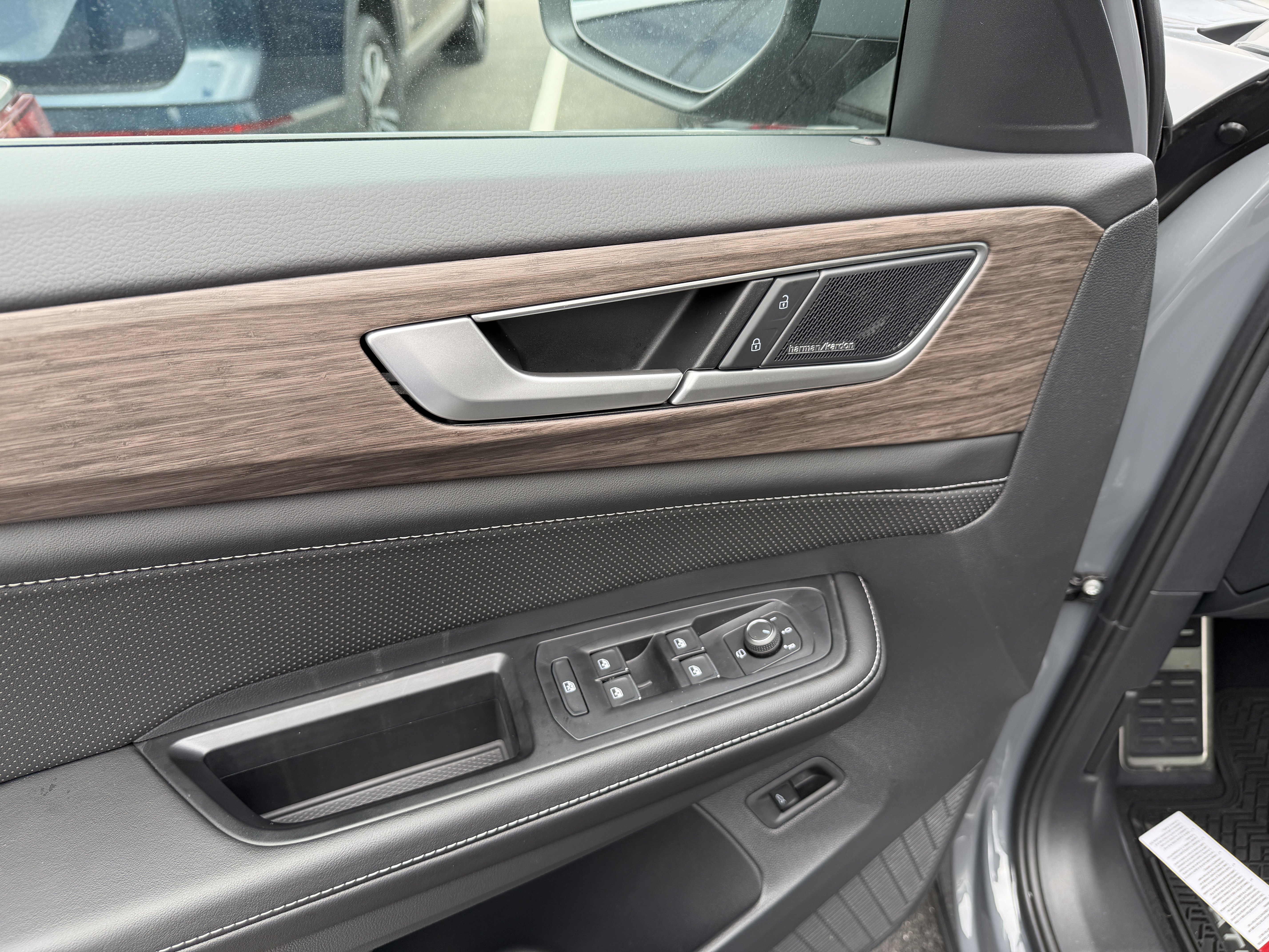 New 2026 Volkswagen Atlas SEL Premium R-Line image 10