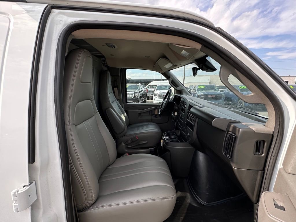 New 2025 GMC Savana 2500 w/ Driver Convenience Package RWD image 11
