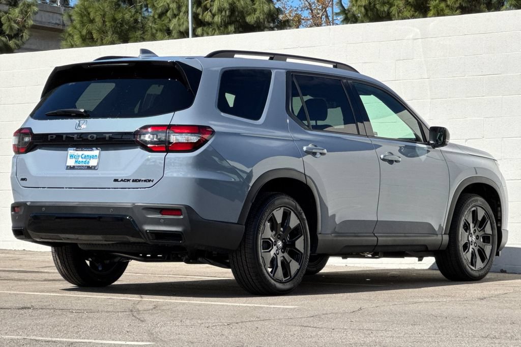 New 2026 Honda Pilot Black Edition image 4