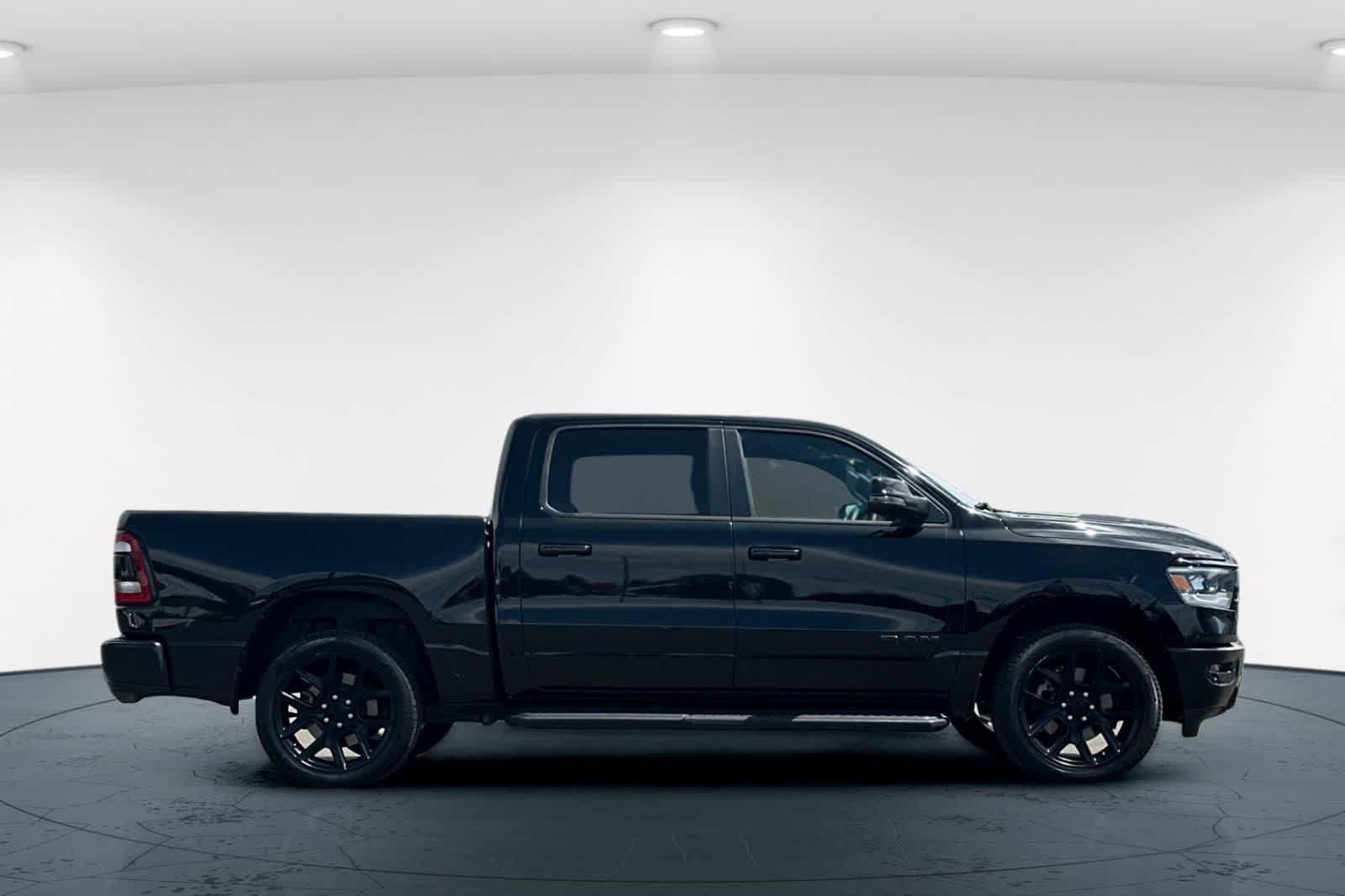 Used 2023 RAM 1500 Laramie AWD/4WD image 6