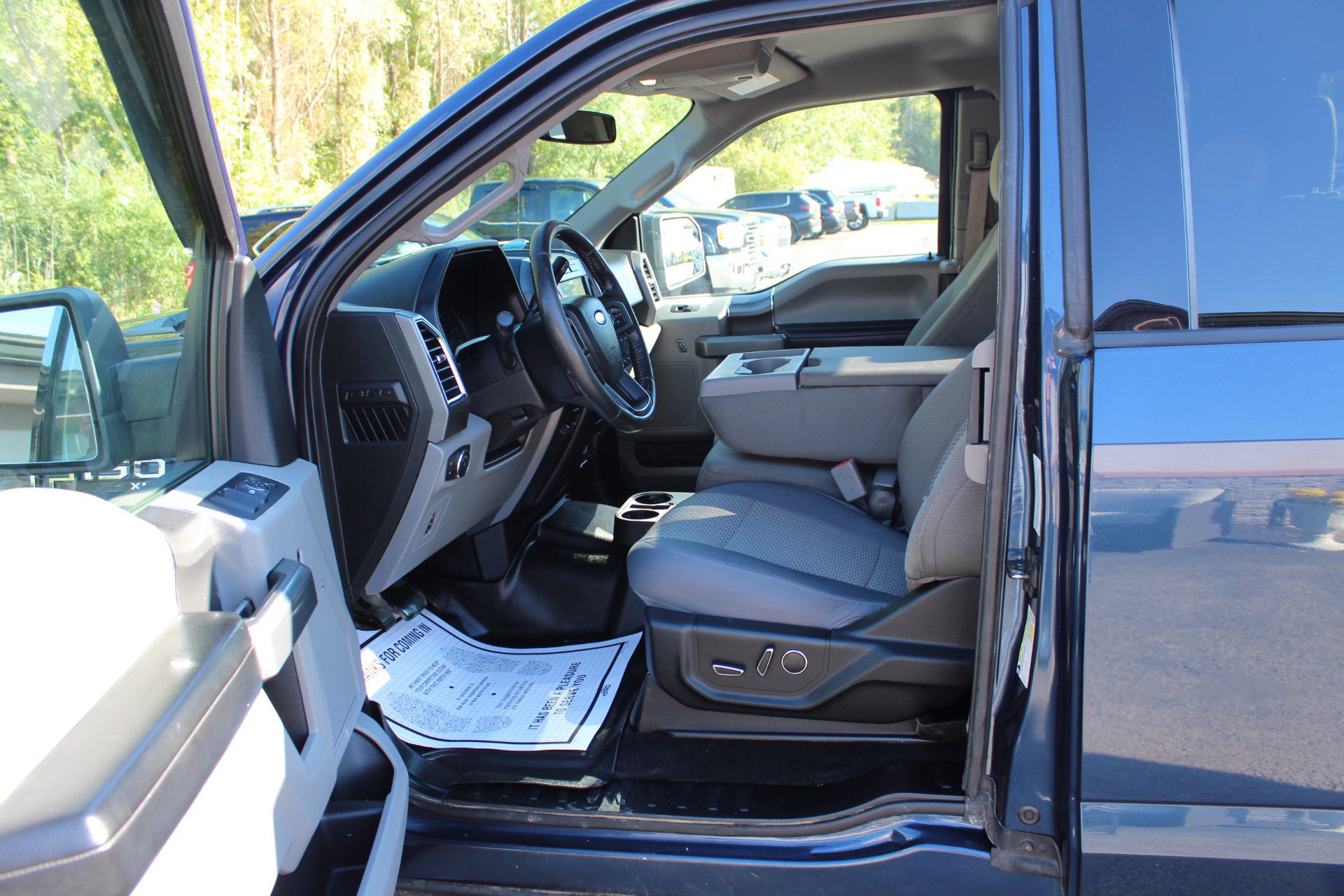 Used 2016 Ford F150 XLT w/ Equipment Group 302A Luxury AWD/4WD image 15