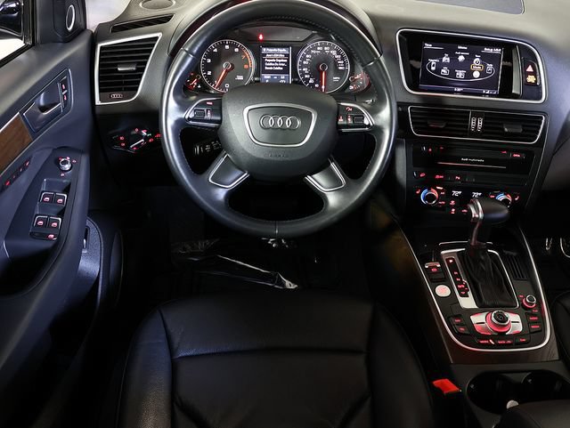 Used 2017 Audi Q5 2.0T Premium Plus w/ Technology Package AWD/4WD image 3