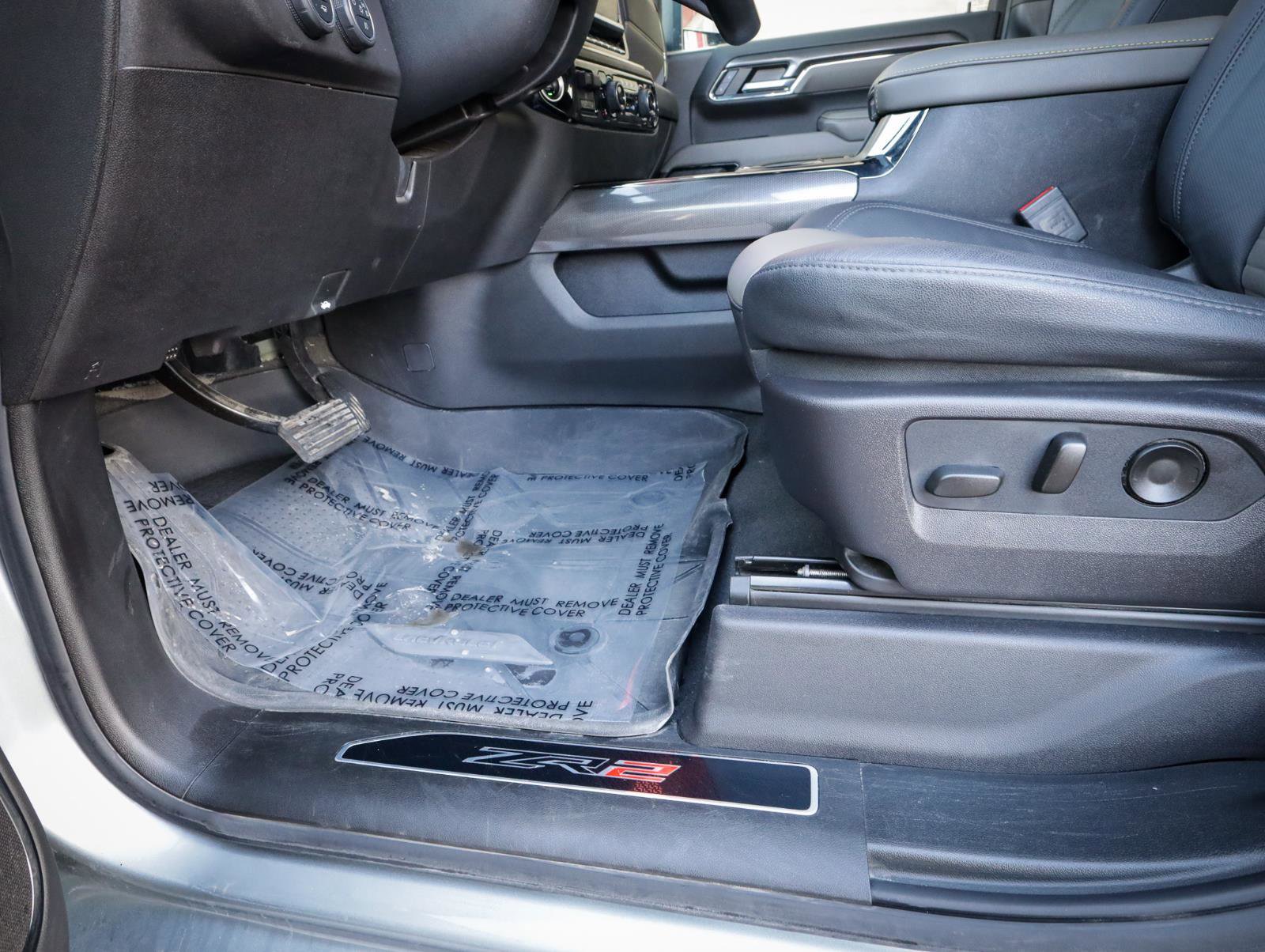 Used 2024 Chevrolet Silverado 2500 ZR2 w/ Technology Package image 15