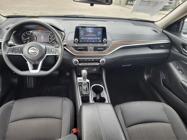 Used 2024 Nissan Altima 2.5 SV image 13