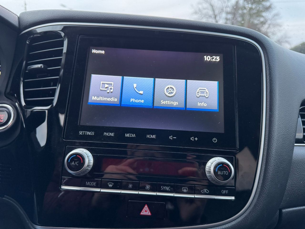 Used 2020 Mitsubishi Outlander SE image 19