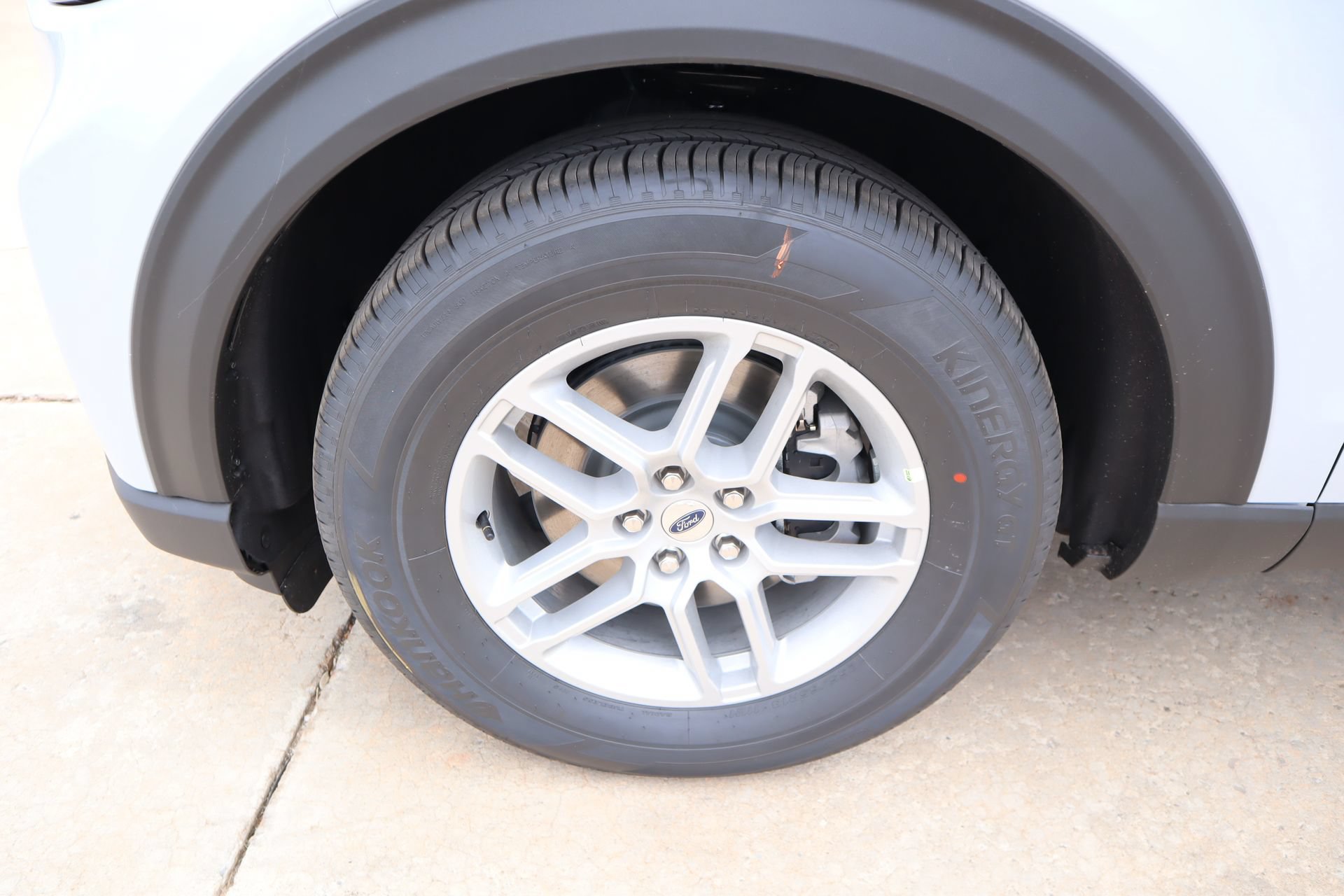 New 2026 Ford Explorer Active RWD image 20