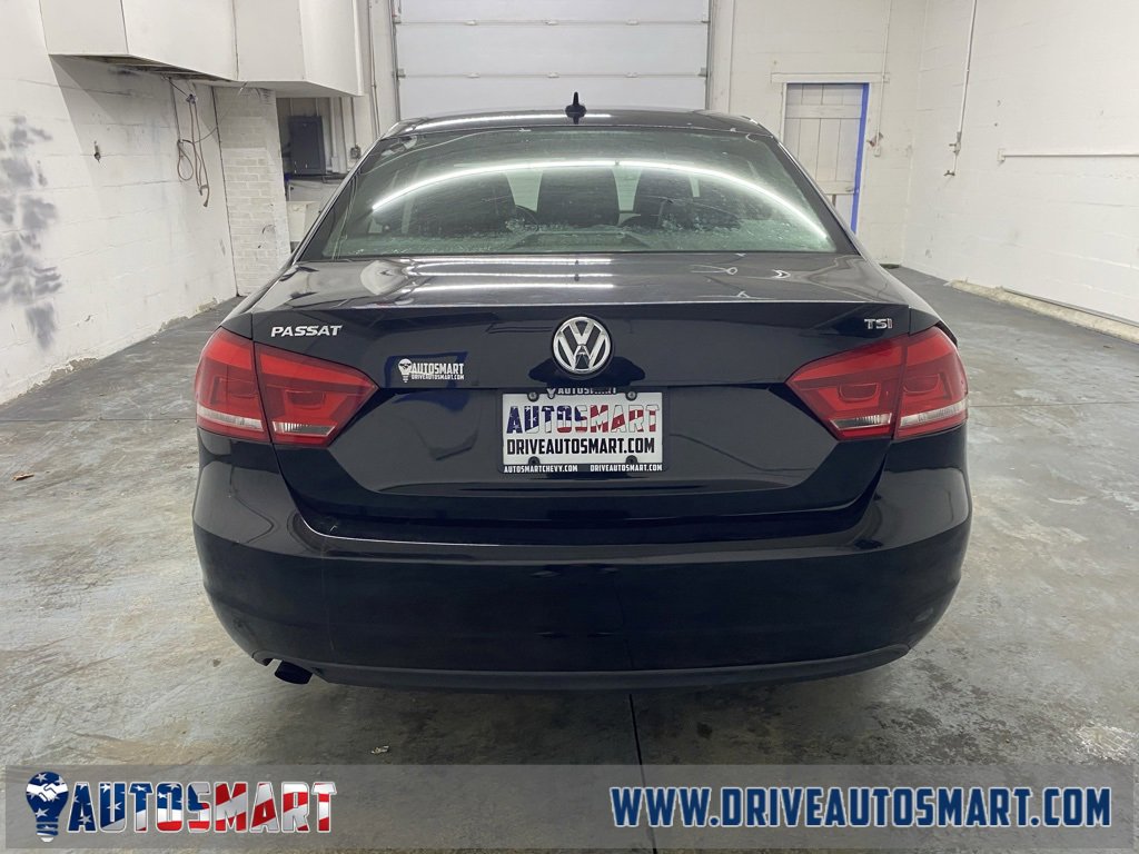 Used 2015 Volkswagen Passat 1.8T Limited Edition image 4