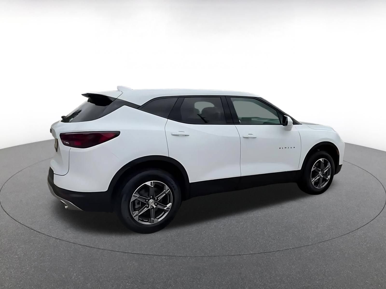 Used 2026 Chevrolet Blazer LT FWD image 15