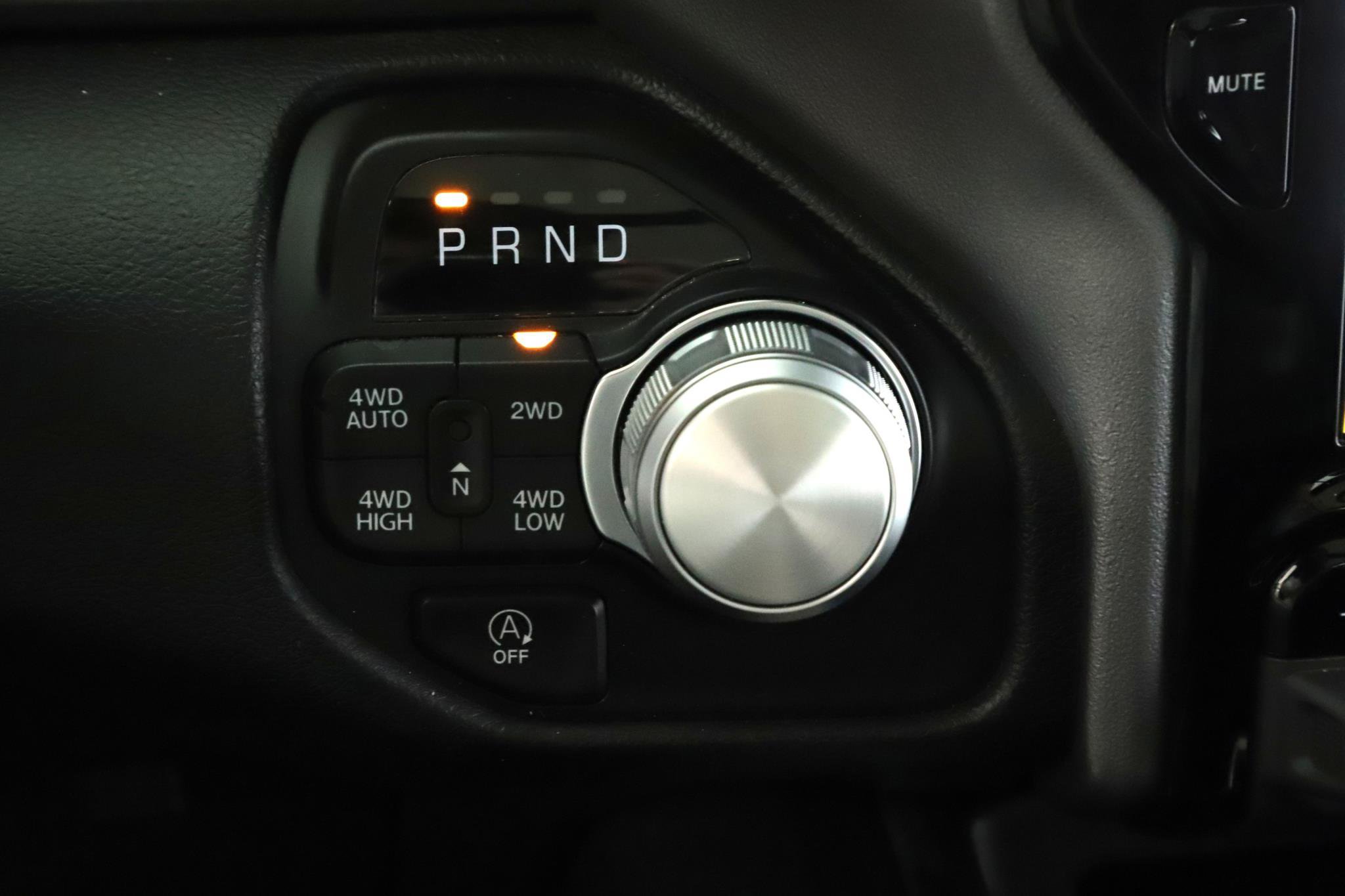 Used 2024 RAM 1500 Laramie AWD/4WD image 13