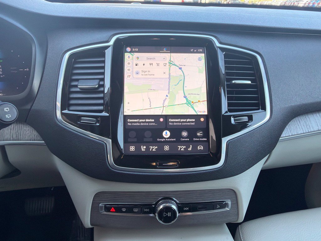 Certified 2024 Volvo XC90 T8 Plus AWD/4WD image 9