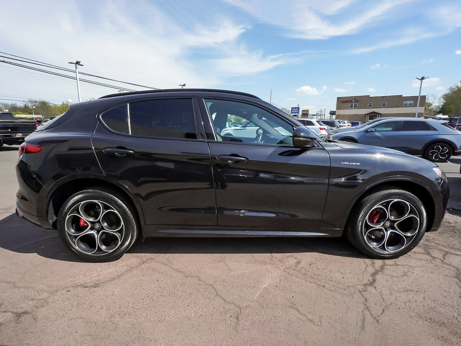 Used 2022 Alfa Romeo Stelvio Veloce AWD/4WD image 50