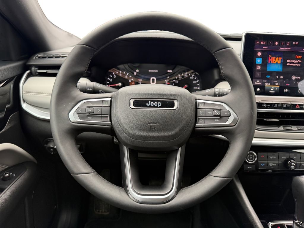 Used 2025 Jeep Compass Limited image 12