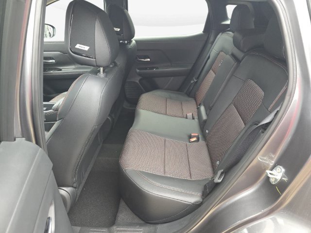 New 2027 Nissan Kicks SR w/ SR Premium Package FWD image 14