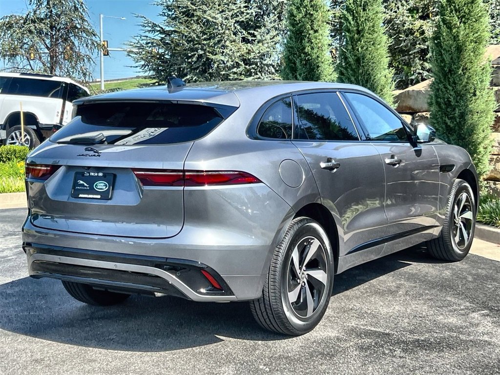 Used 2025 Jaguar F-PACE R-Dynamic S image 5