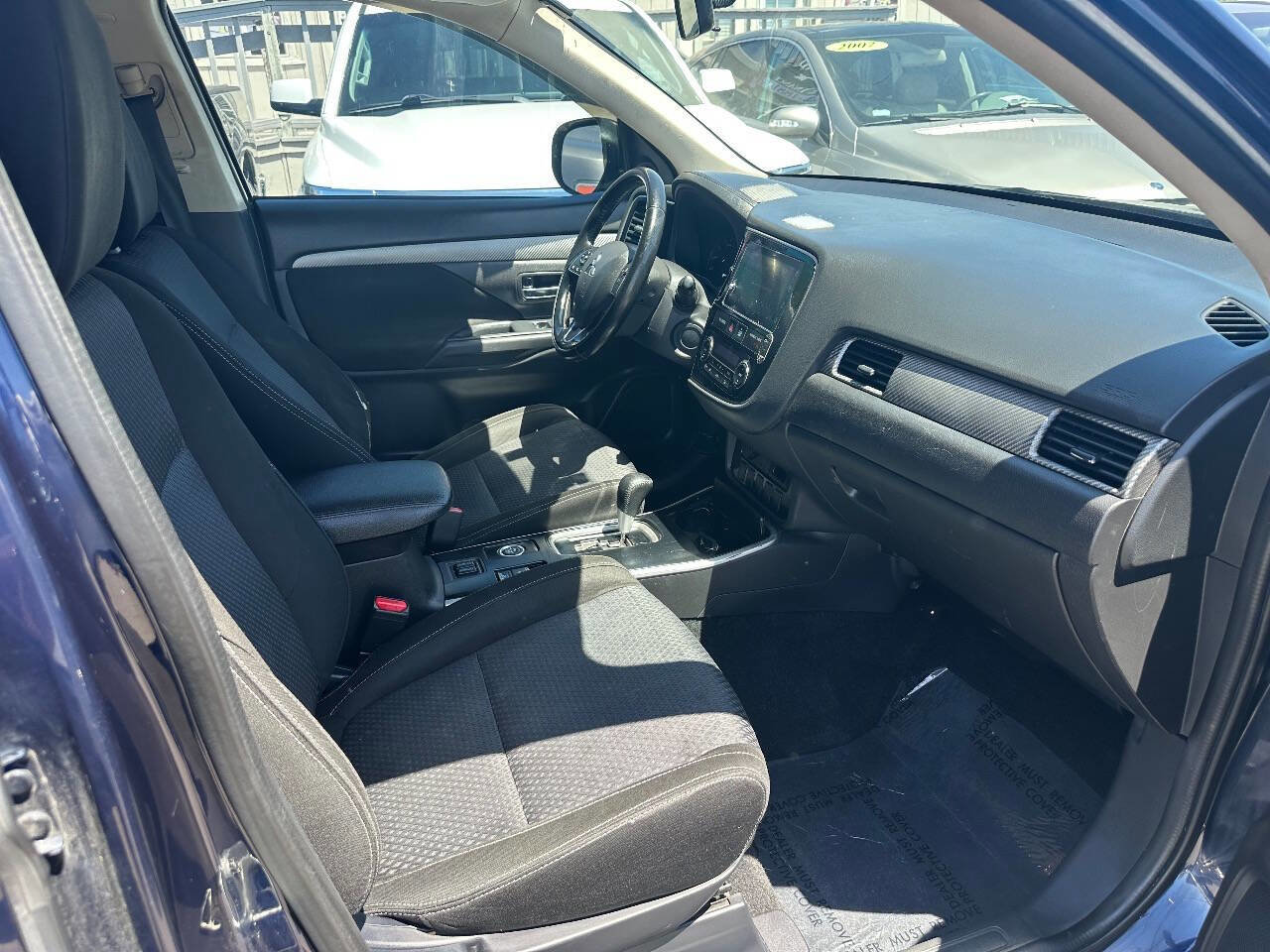Used 2017 Mitsubishi Outlander SE AWD/4WD image 17