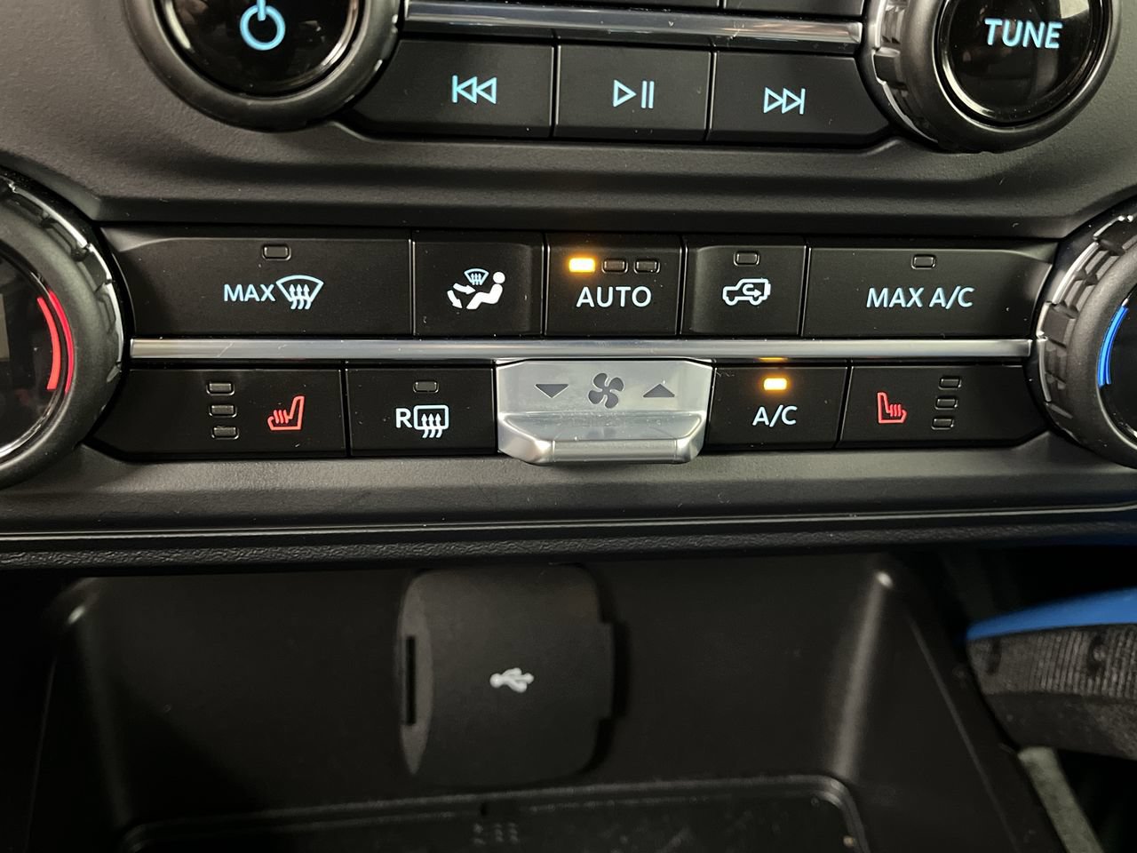 Certified 2023 Ford Bronco Black Diamond AWD/4WD image 22