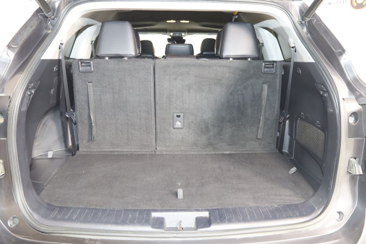 Used 2022 Toyota Highlander XLE FWD image 48