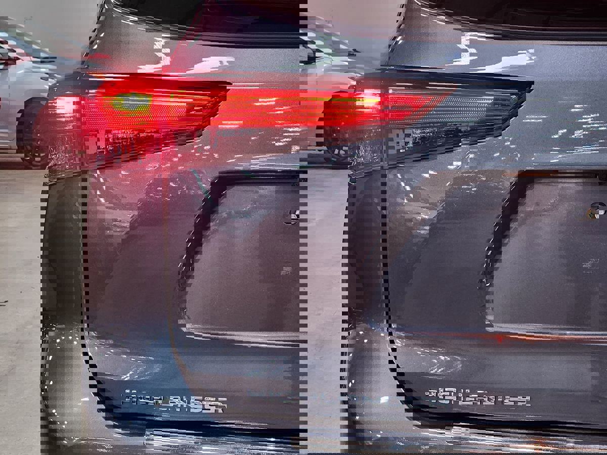 Used 2022 Toyota Highlander Platinum image 21