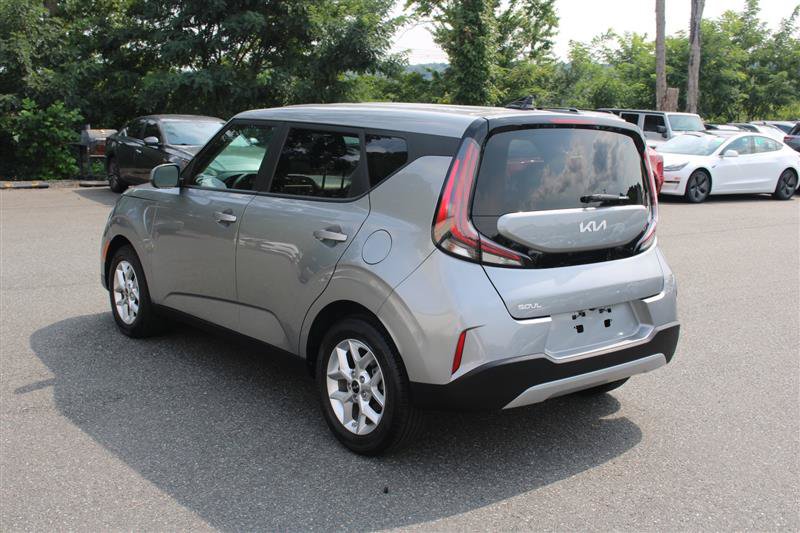 Used 2025 Kia Soul LX w/ LX Technology Package FWD image 5