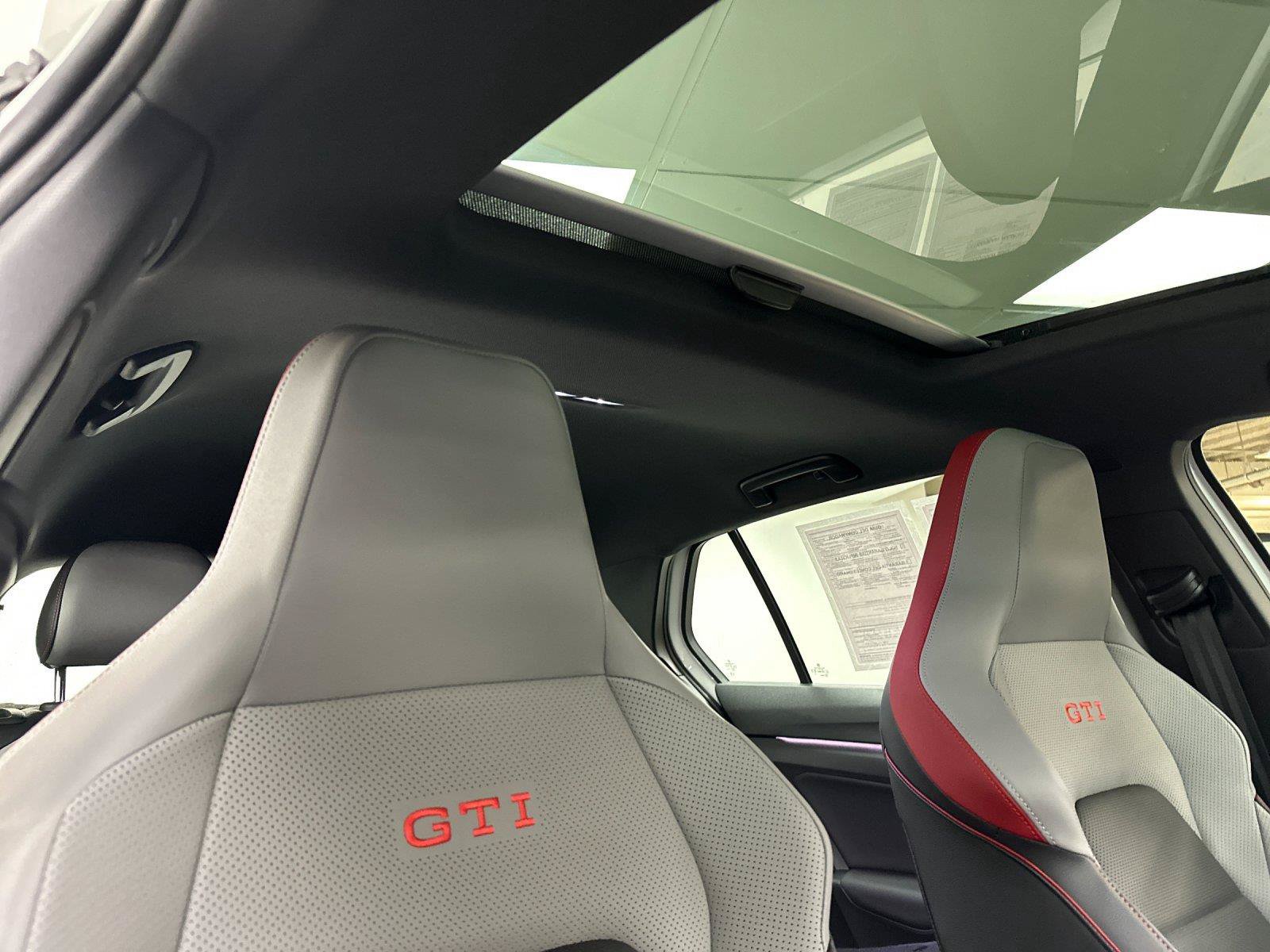Used 2025 Volkswagen GTI SE FWD image 16