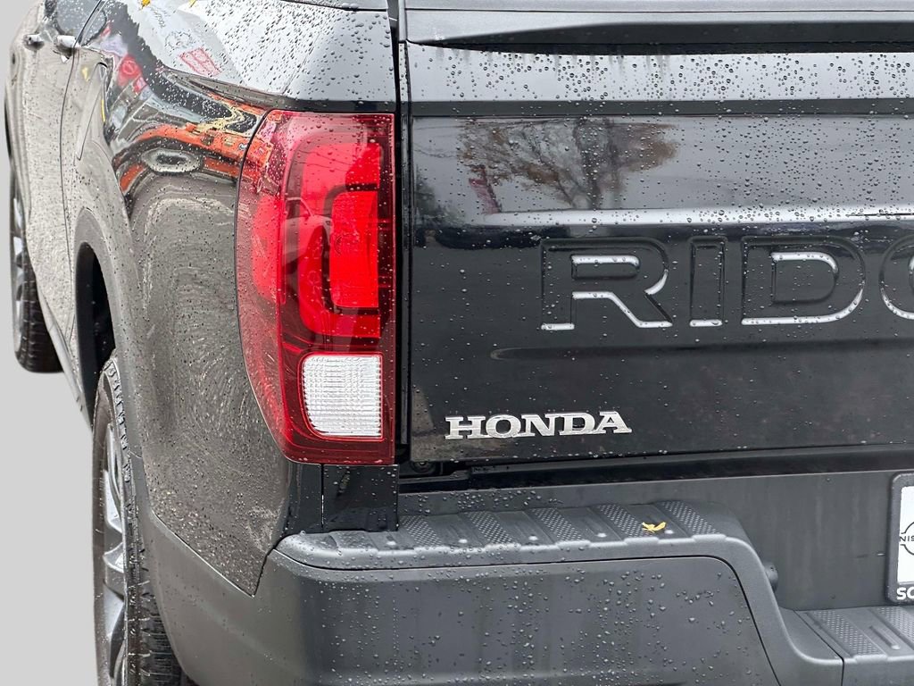 Used 2024 Honda Ridgeline Sport image 12