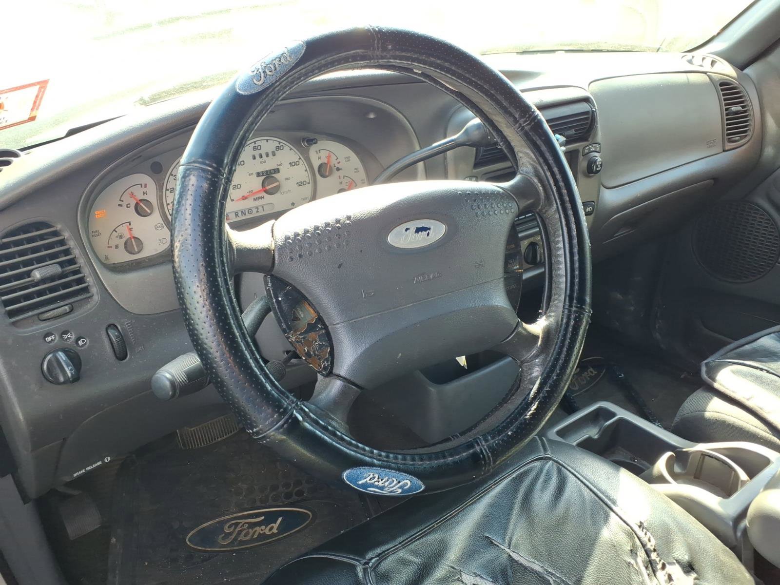 Used 2001 Ford Explorer Sport Trac 4x4 image 9