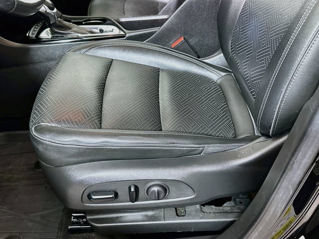 Used 2022 Buick Encore GX Essence w/ Advanced Technology Package AWD/4WD image 24