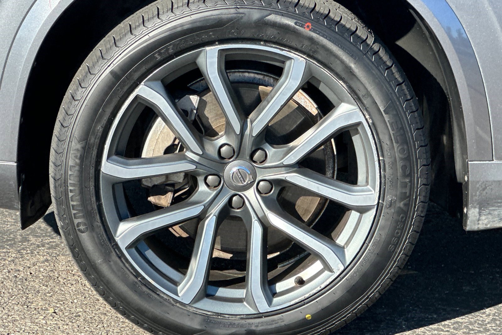 Used 2016 Volvo XC90 T6 Momentum w/ Momentum Plus Package image 39