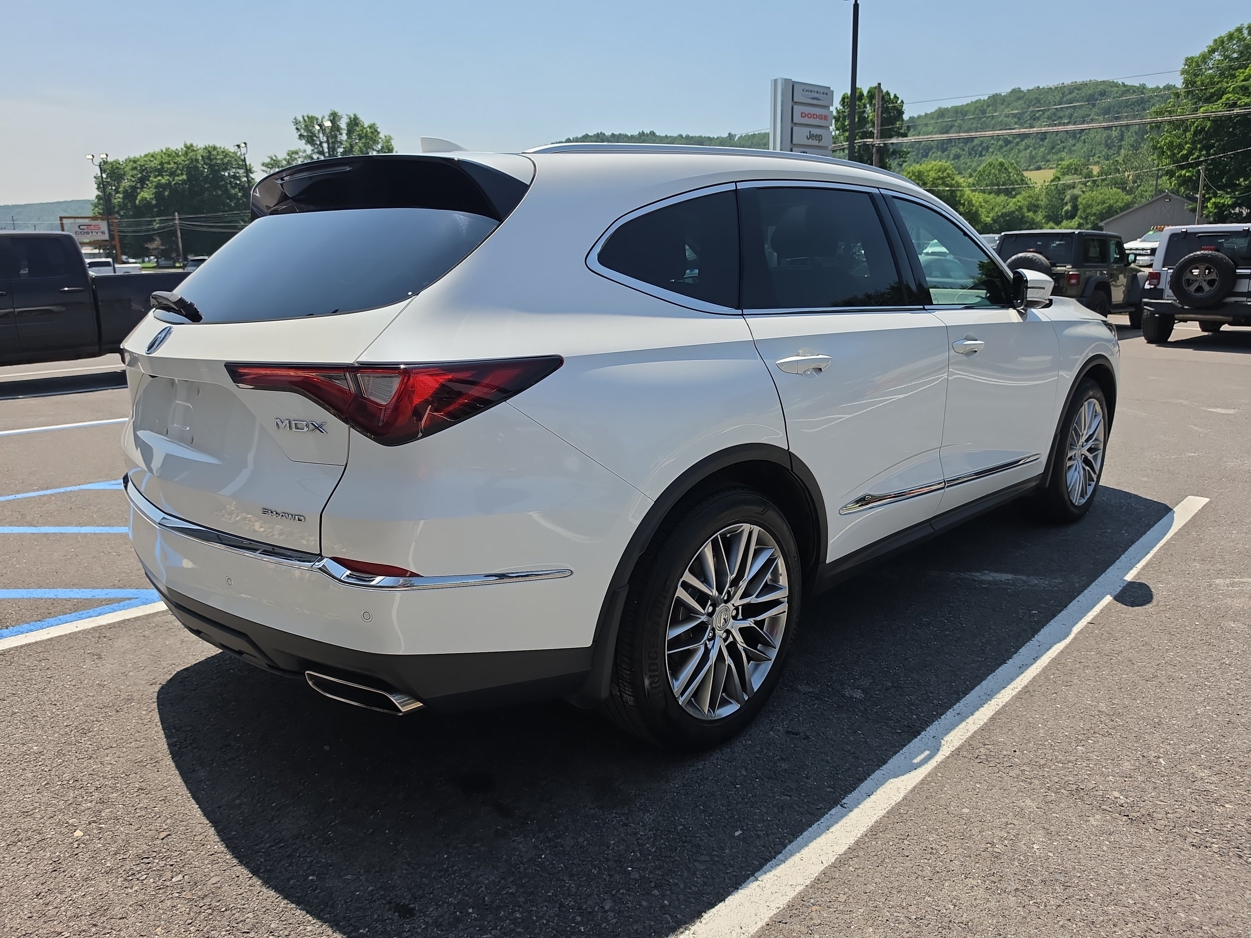 Used 2022 Acura MDX w/ Advance Package AWD/4WD video 3