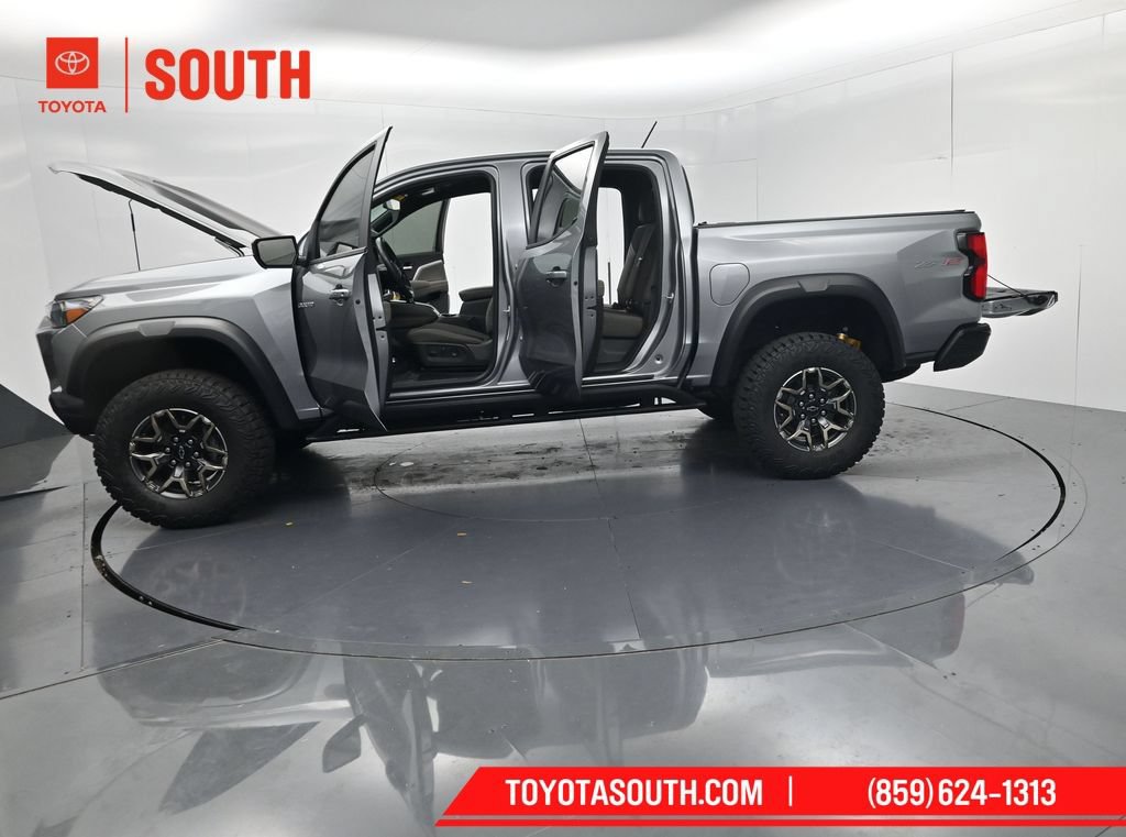 Used 2024 Chevrolet Colorado ZR2 w/ Technology Package AWD/4WD image 70