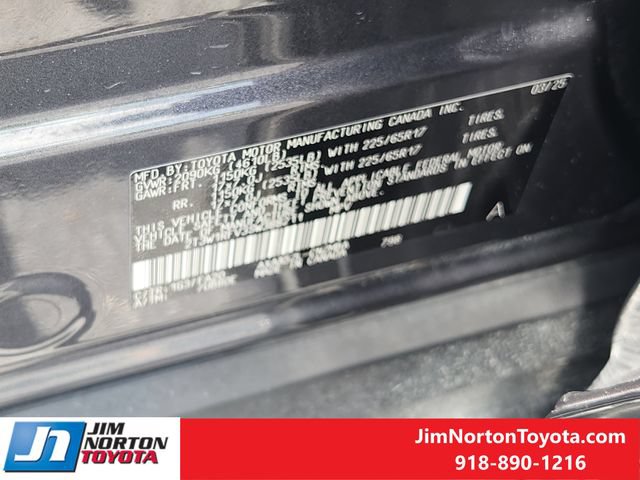 Used 2025 Toyota RAV4 XLE FWD image 32