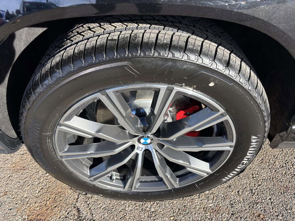 New 2026 BMW X6 xDrive40i w/ Climate Comfort Package image 10