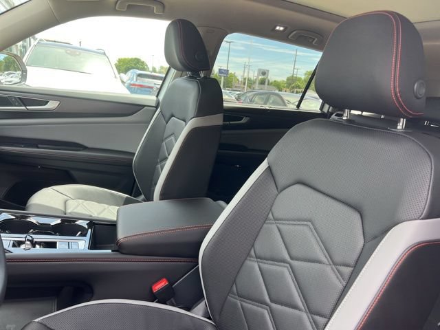 New 2026 Volkswagen Atlas Peak Edition AWD/4WD image 7