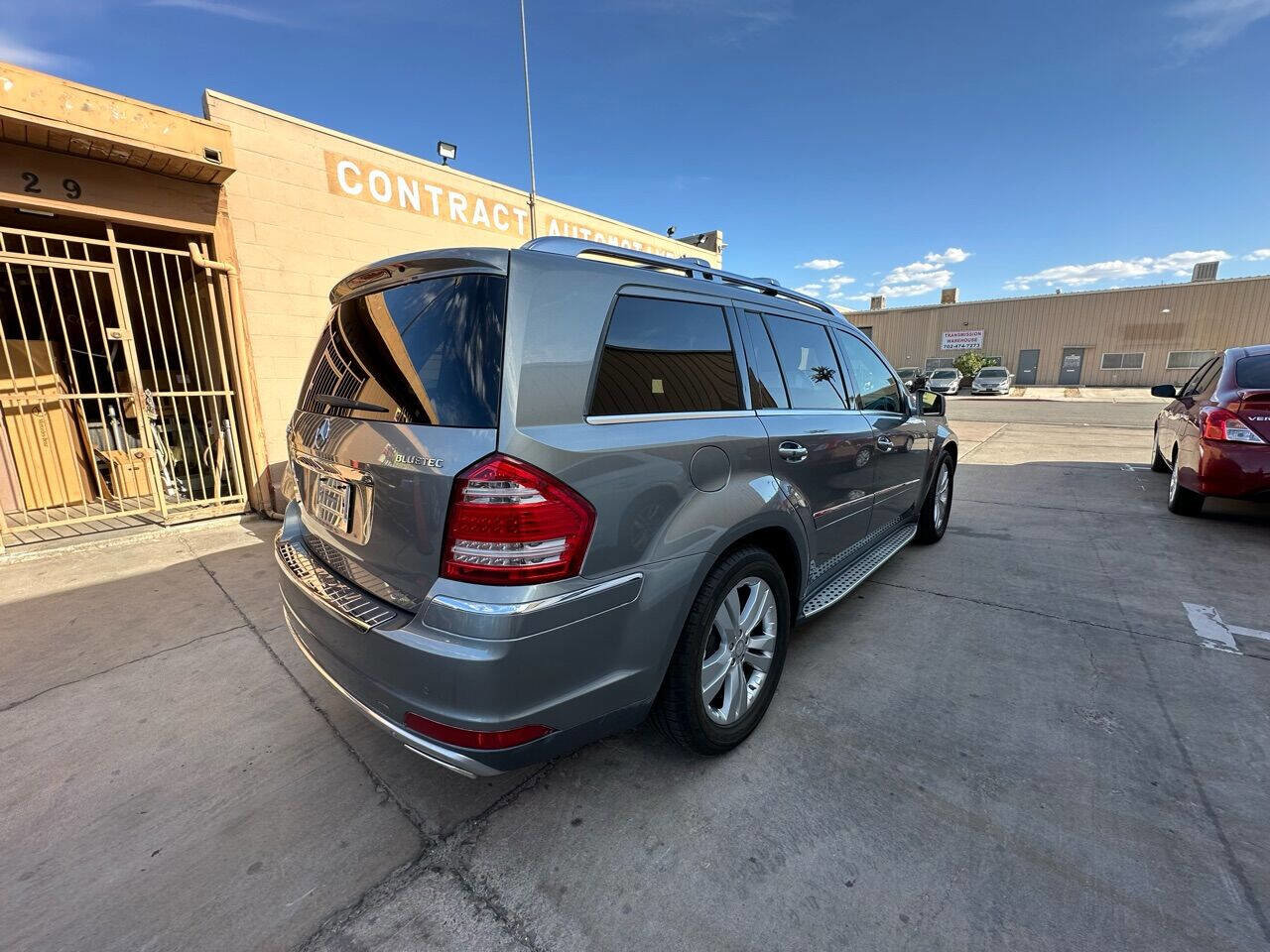 Used 2011 Mercedes-Benz GL 320 BlueTEC 4MATIC image 4